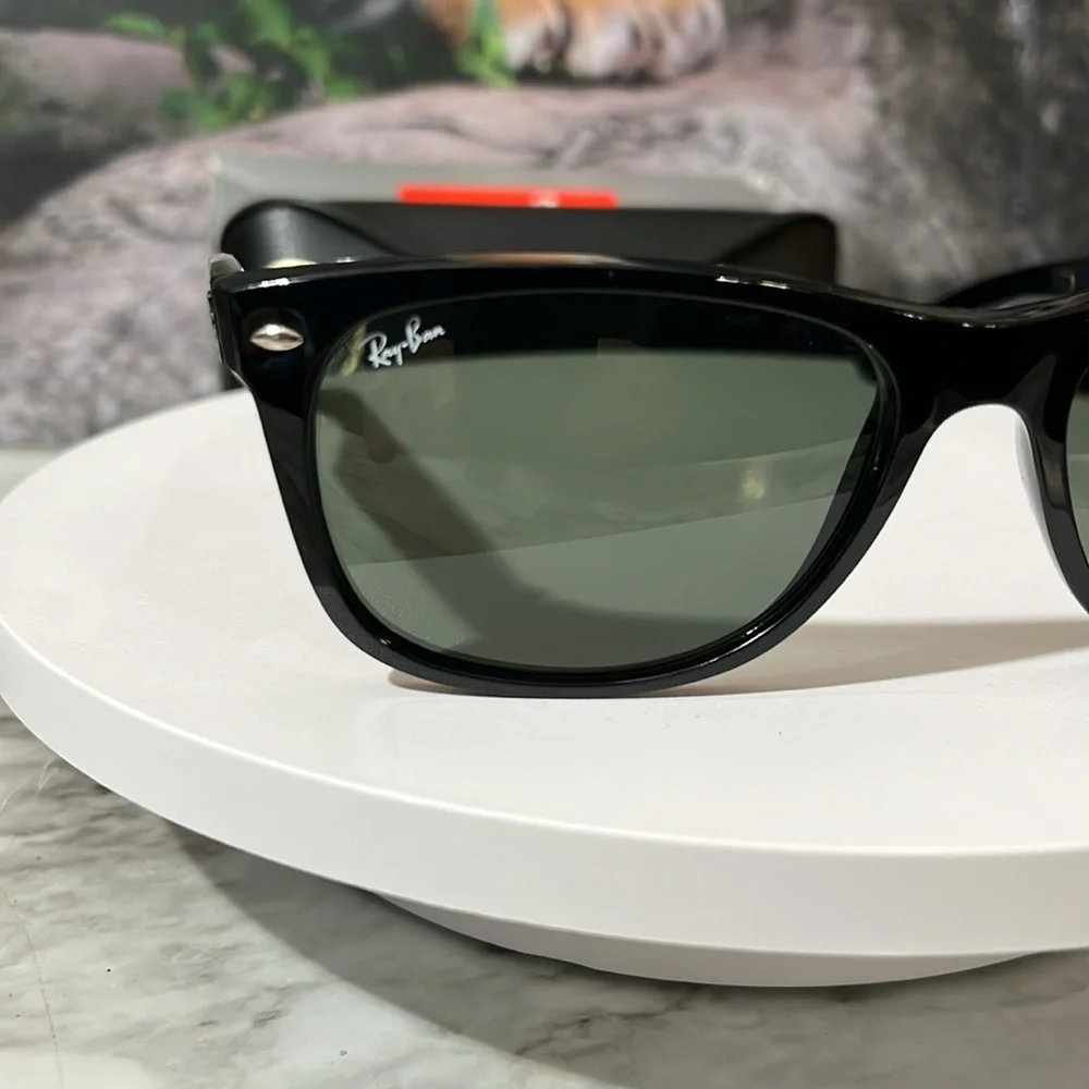 RAY-BAN SUNGLASSES. NEW WITH CASE AND BOX. MADE IN ITALY - Picture 4 of 16
